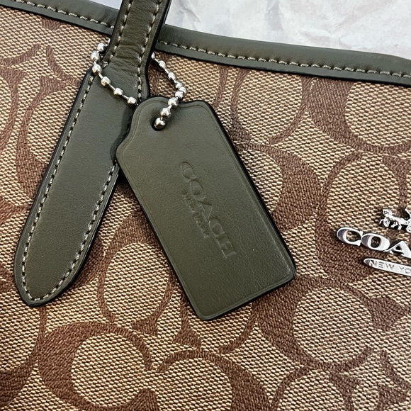 Coach authentic“Coach City Tote Bag” with silver hardware and army green straps - Picture 6 of 15